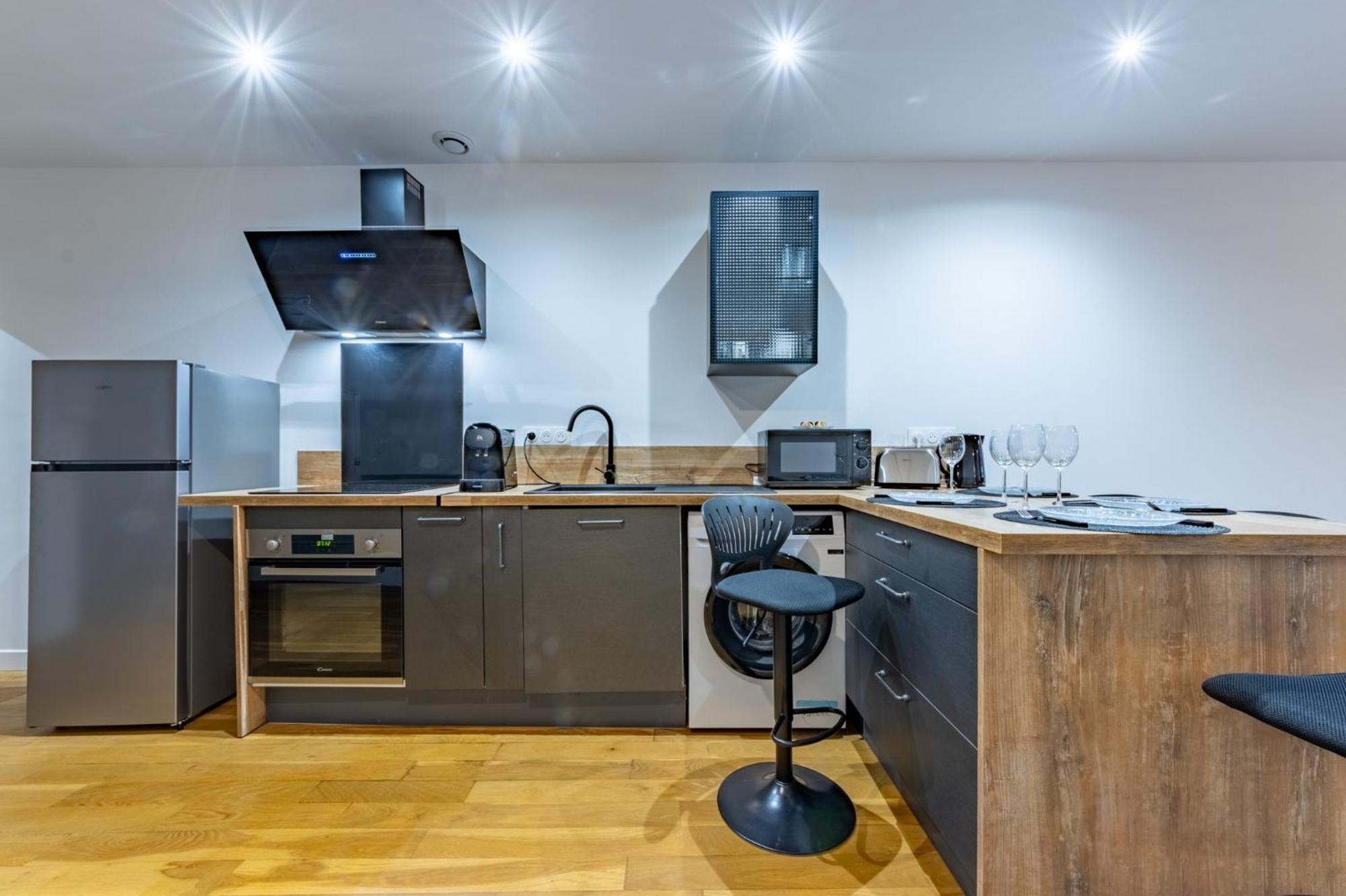 Le Beau Briand Proche Gare Parking Facile Apartment มงโตบ็อง ภายนอก รูปภาพ