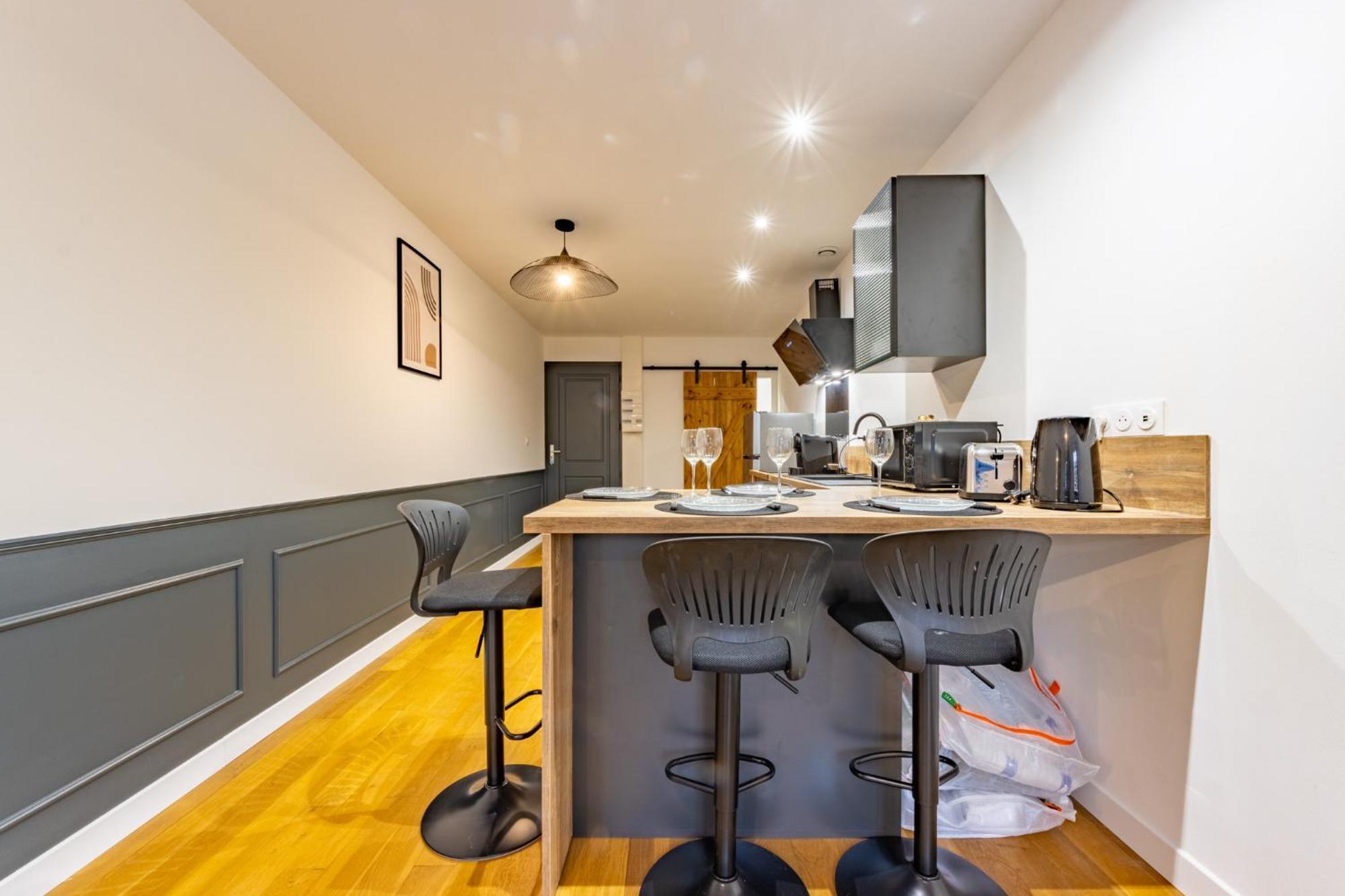 Le Beau Briand Proche Gare Parking Facile Apartment มงโตบ็อง ภายนอก รูปภาพ