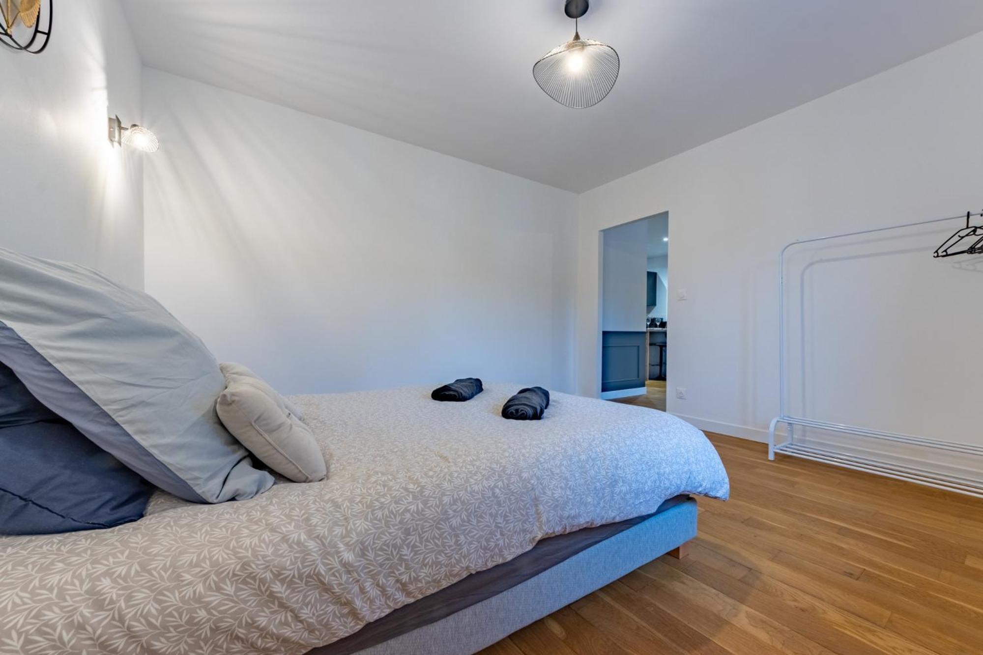 Le Beau Briand Proche Gare Parking Facile Apartment มงโตบ็อง ภายนอก รูปภาพ
