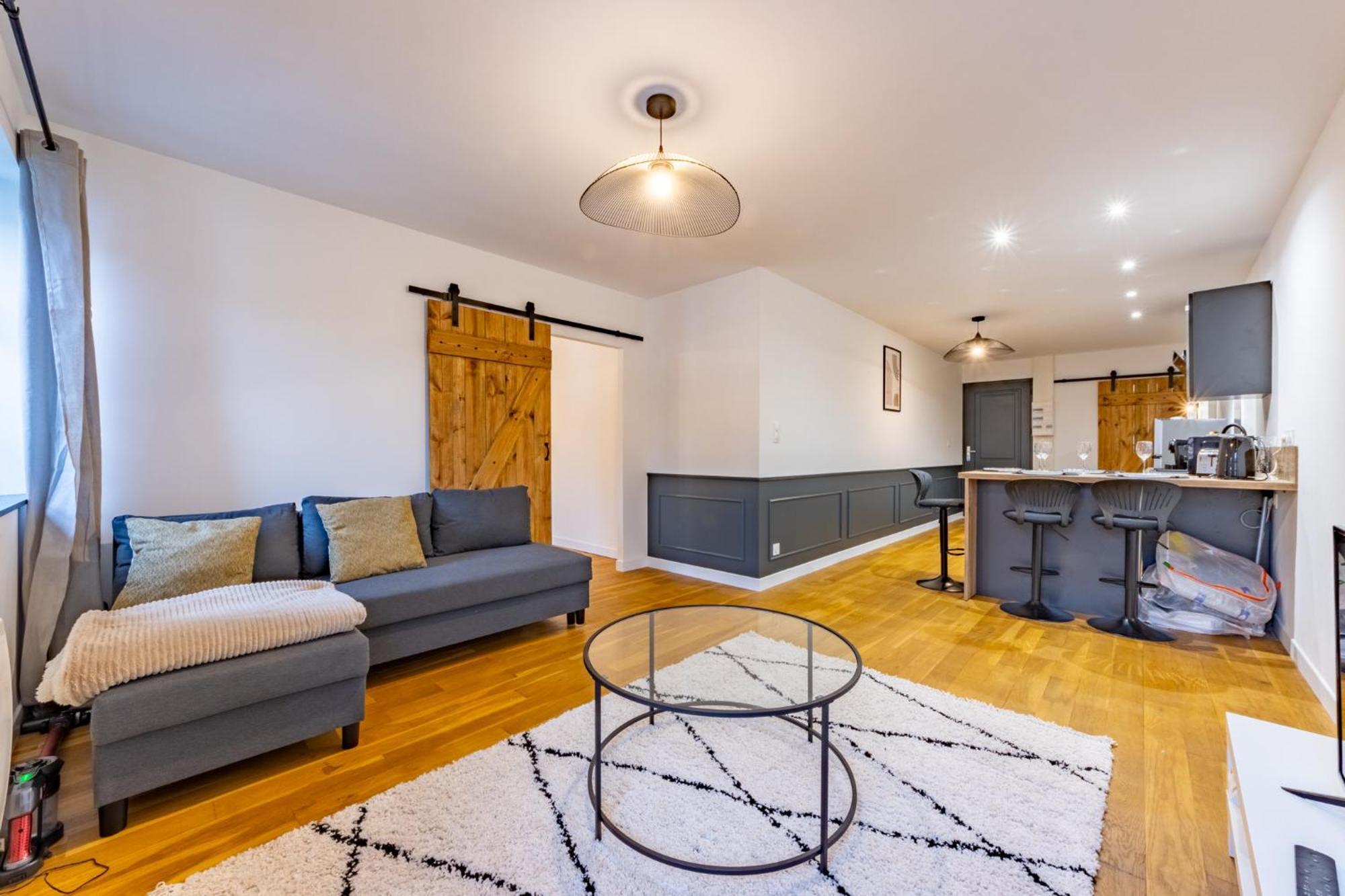 Le Beau Briand Proche Gare Parking Facile Apartment มงโตบ็อง ภายนอก รูปภาพ